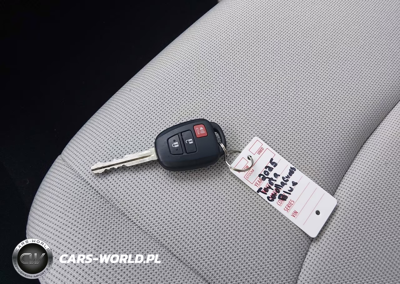 2025 Toyota Corolla Cross L VIN:7MUAAAAGXSV136967 - 11