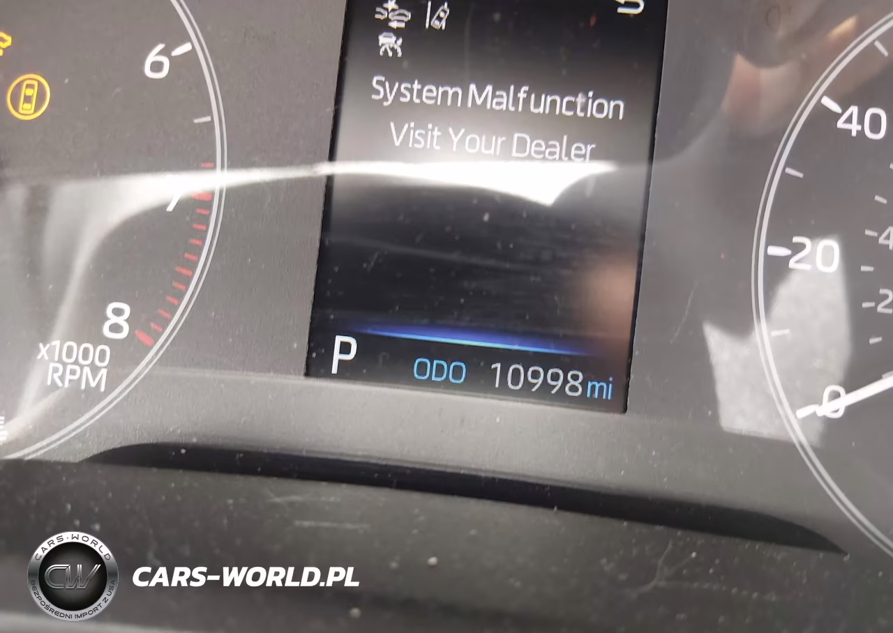 2025 Toyota Corolla Cross L VIN:7MUAAAAGXSV136967 - 15