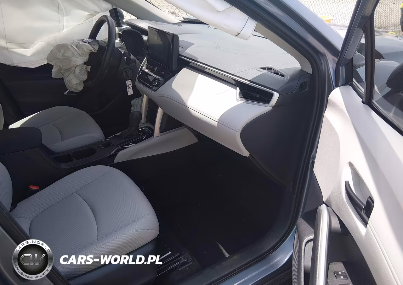 2025 Toyota Corolla Cross L VIN:7MUAAAAGXSV136967 - 5