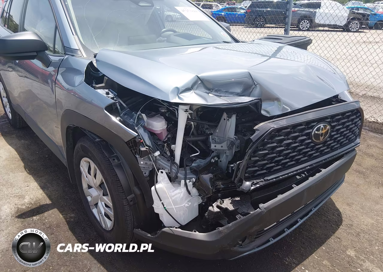2025 Toyota Corolla Cross L VIN:7MUAAAAGXSV136967 - 6