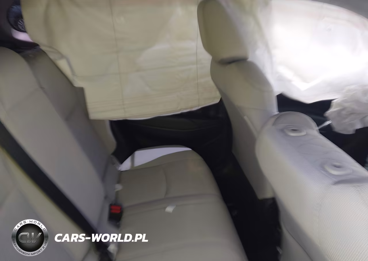 2025 Toyota Corolla Cross L VIN:7MUAAAAGXSV136967 - 8