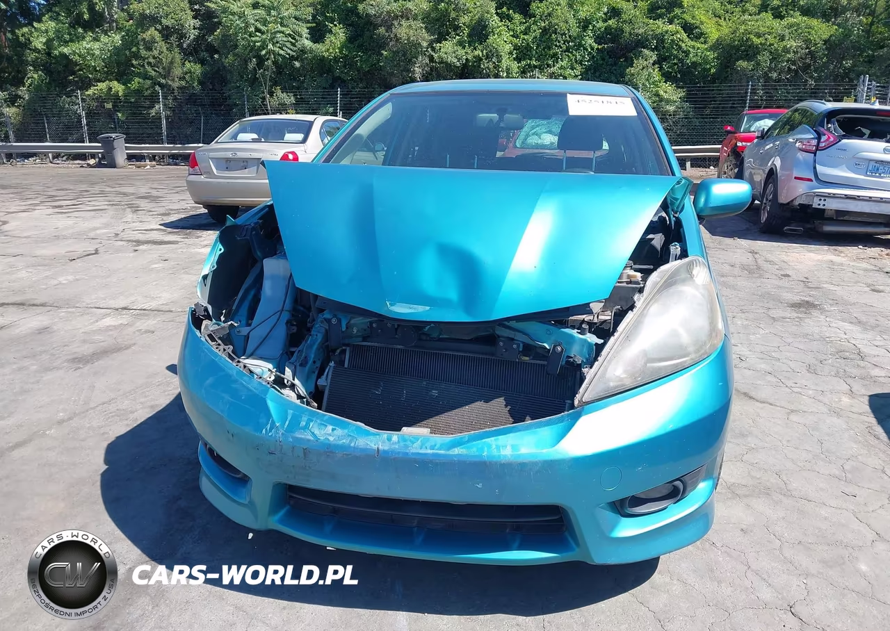 2013 Honda Fit Sport VIN:JHMGE8G51DC000950 - 12