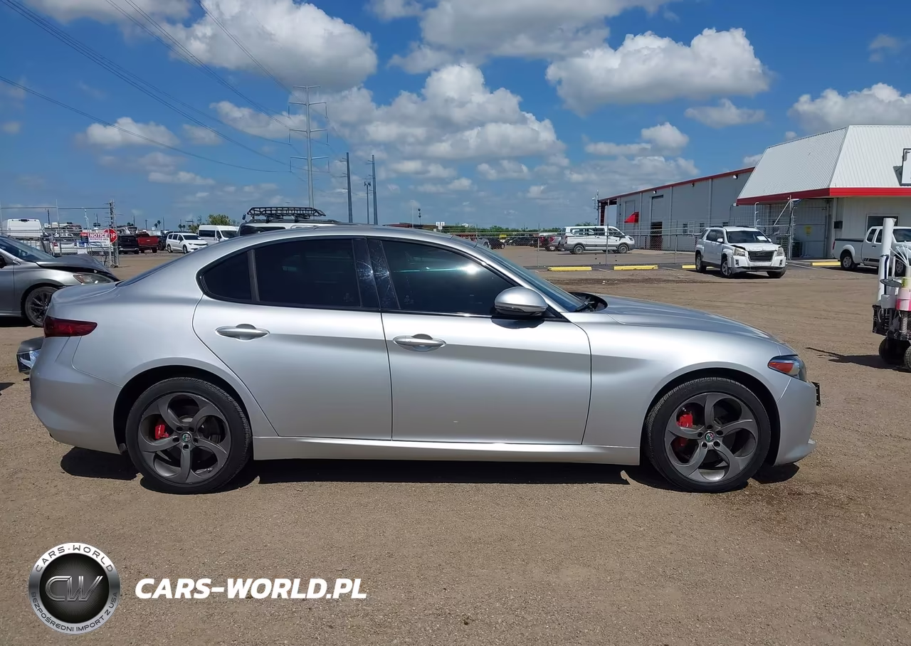 2017 Alfa Romeo Giulia Ti Awd VIN:ZARFAEEN0H7558108 - 13