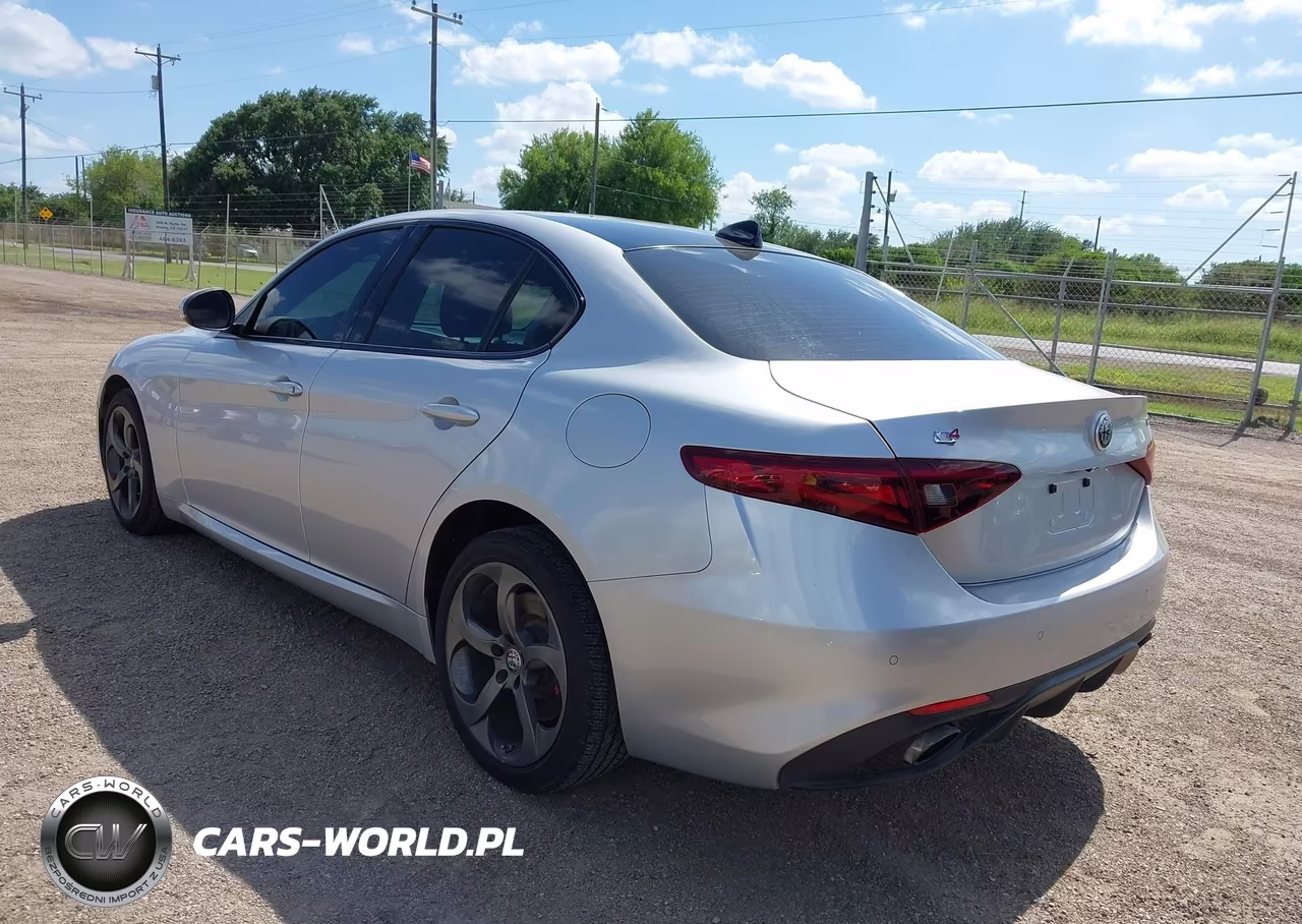 2017 Alfa Romeo Giulia Ti Awd VIN:ZARFAEEN0H7558108 - 3