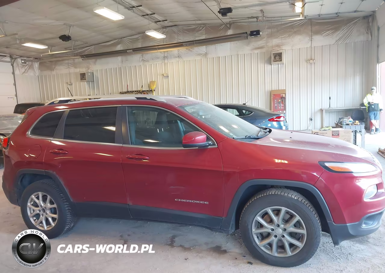 2015 Jeep Cherokee Latitude VIN:1C4PJMCB7FW649395 - 13