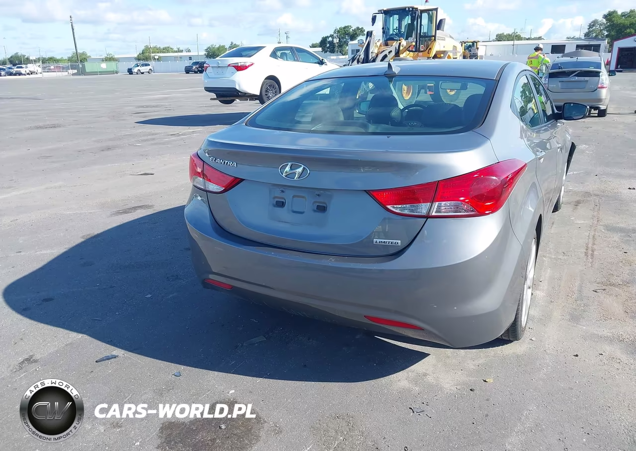 2013 Hyundai Elantra Limited VIN:5NPDH4AEXDH454907 - 4