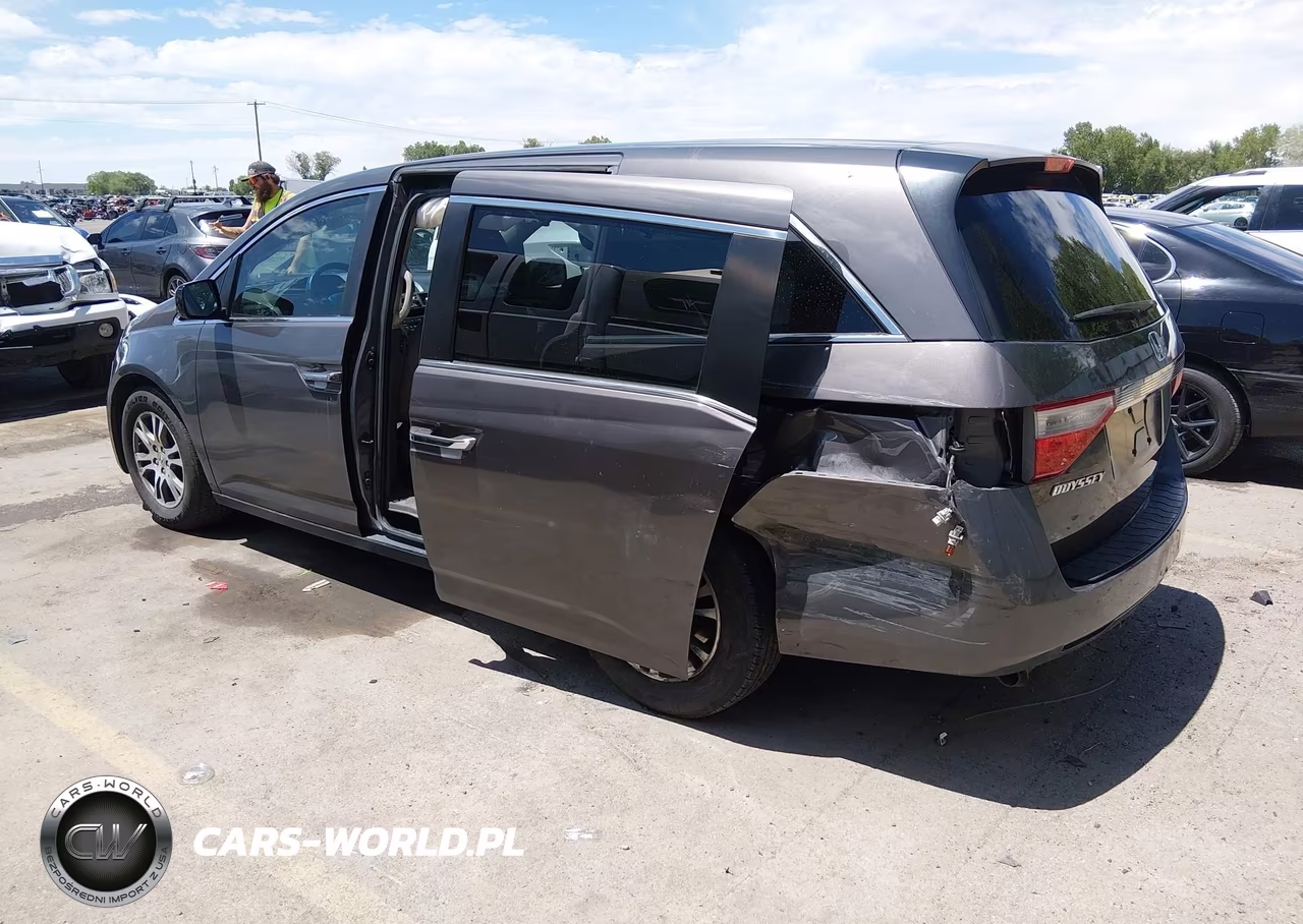 2013 Honda Odyssey Ex VIN:5FNRL5H44DB069915 - 3