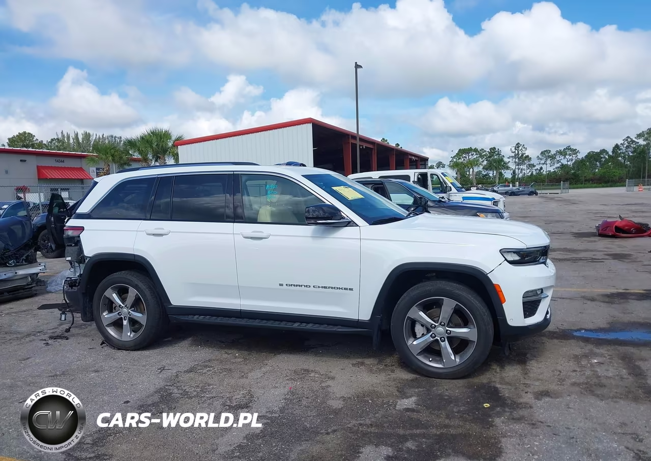 2022 Jeep Grand Cherokee Limited 4X4 VIN:1C4RJHBG8N8635554 - 14