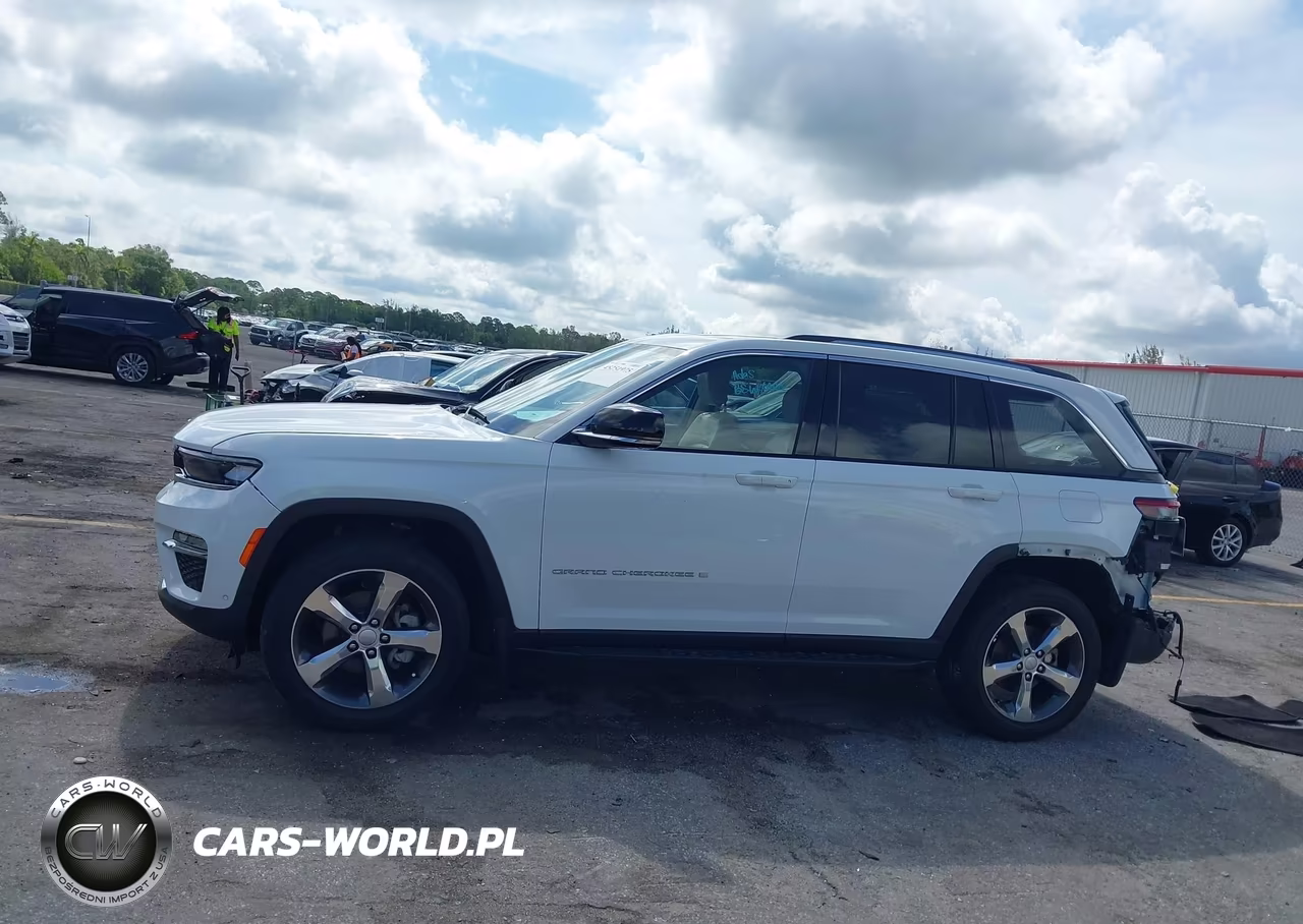 2022 Jeep Grand Cherokee Limited 4X4 VIN:1C4RJHBG8N8635554 - 15