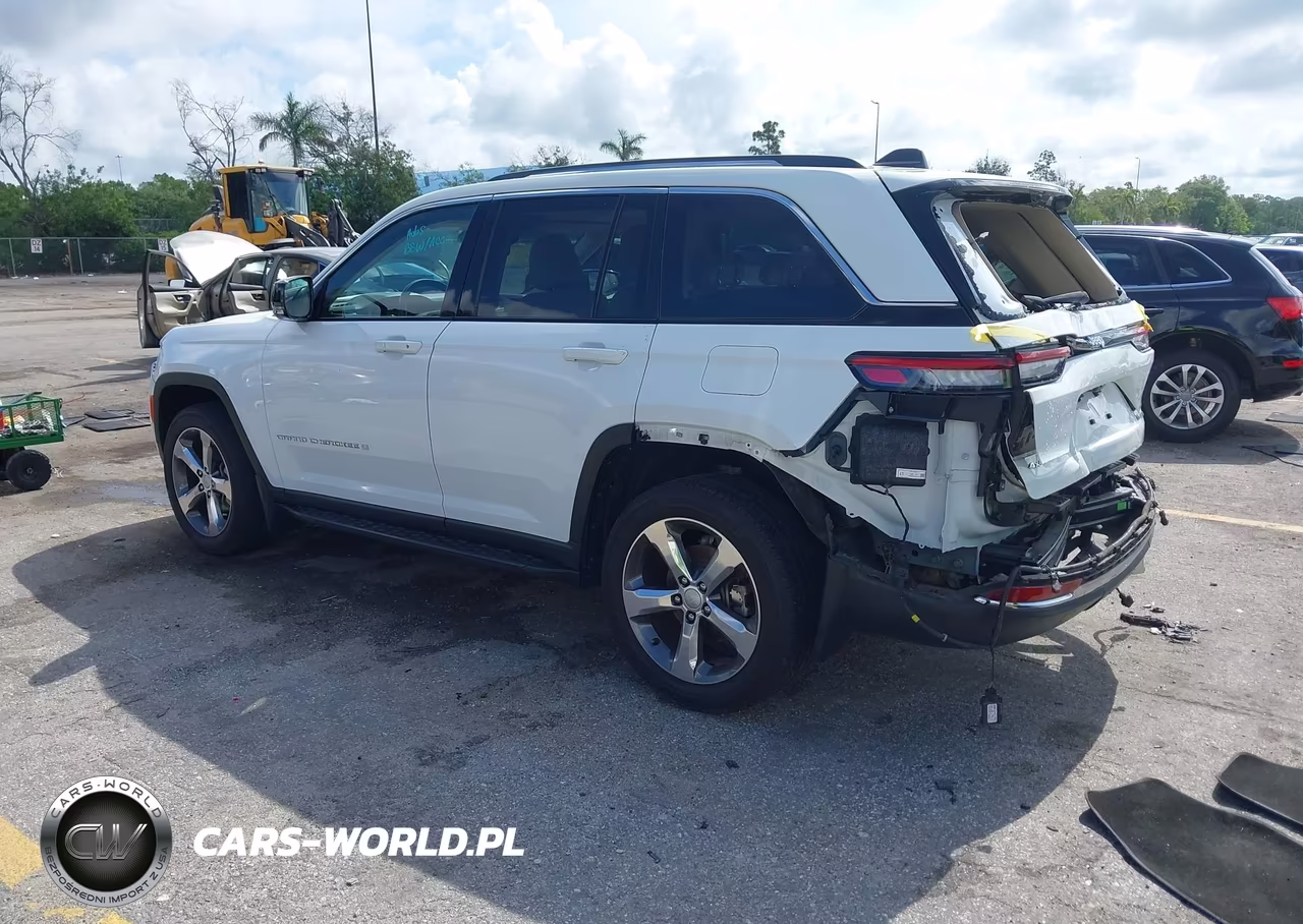 2022 Jeep Grand Cherokee Limited 4X4 VIN:1C4RJHBG8N8635554 - 3