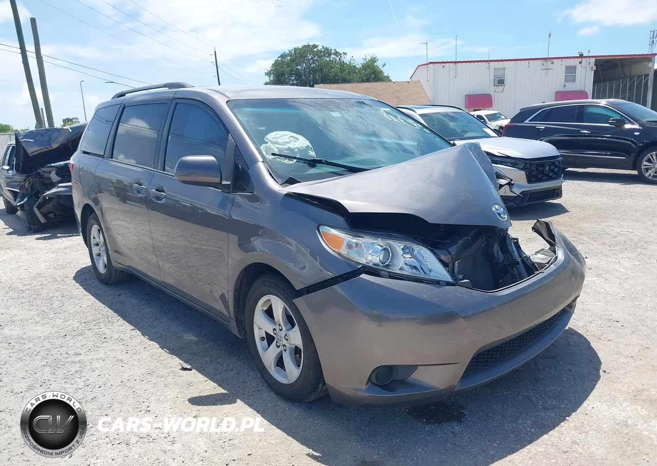 2017 Toyota Sienna Le 8 Passenger