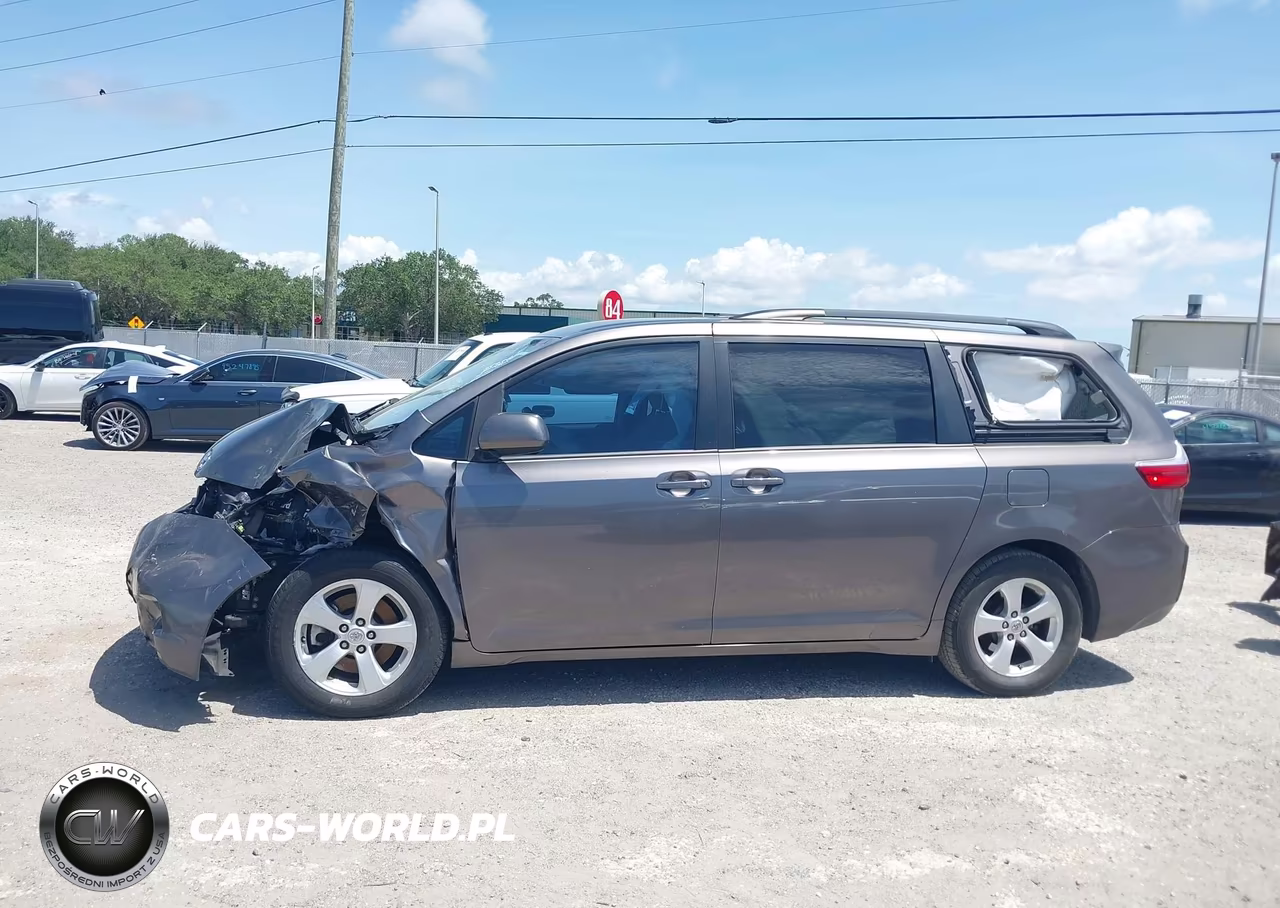 2017 Toyota Sienna Le 8 Passenger VIN:5TDKZ3DC8HS871158 - 15