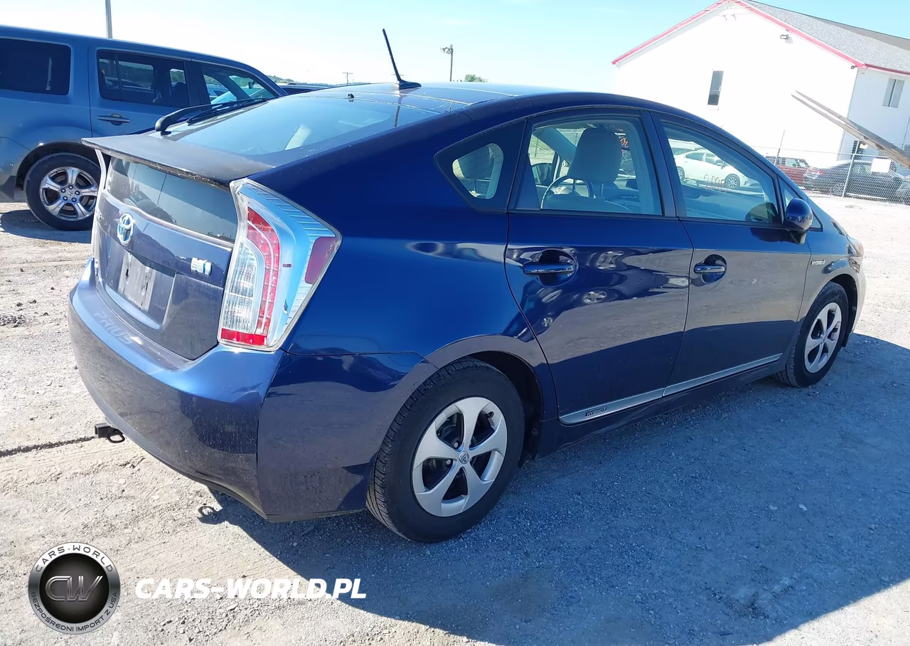 2012 Toyota Prius Four VIN:JTDKN3DU9C1563250 - 4
