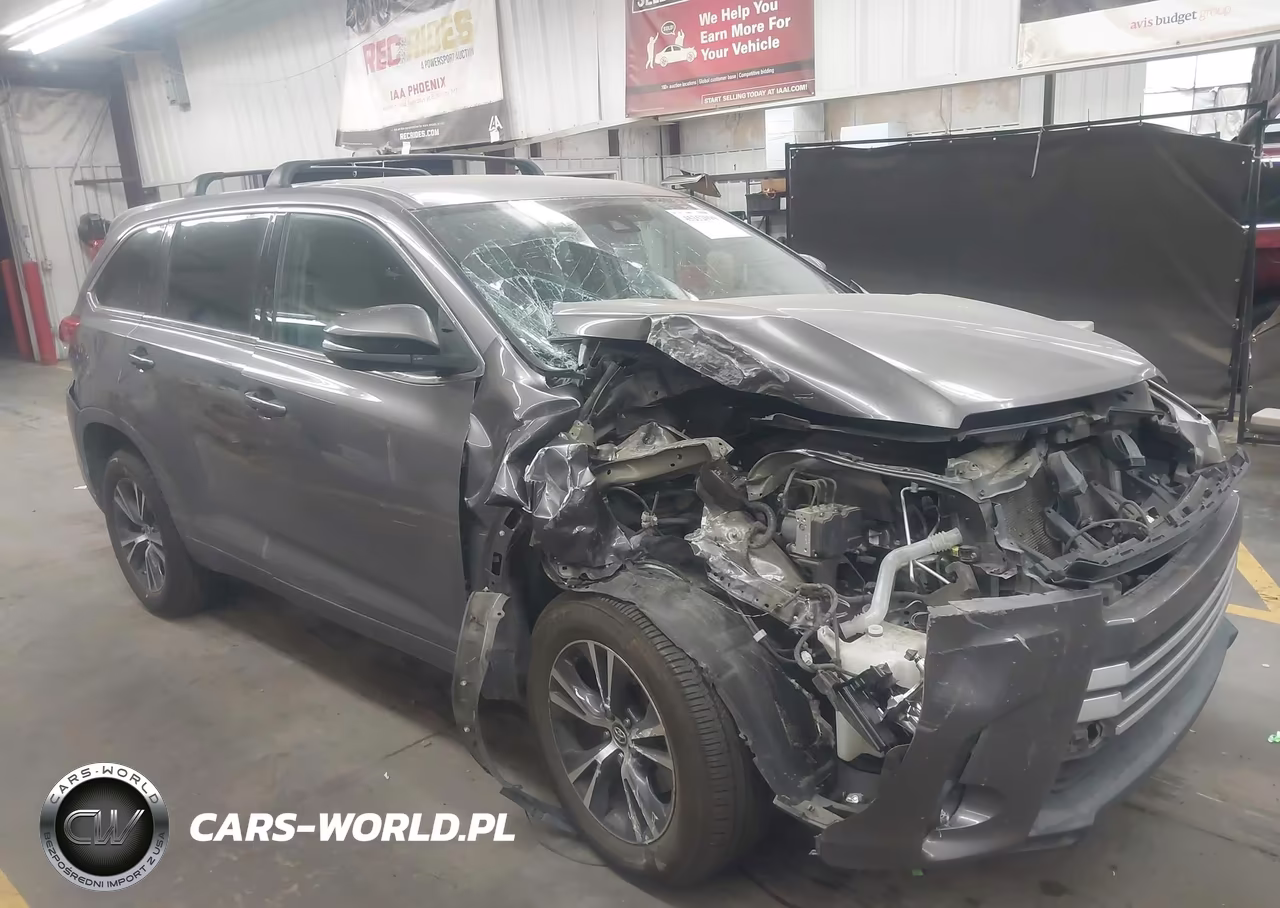 2019 Toyota Highlander Le – zdjęcie 1 z 17