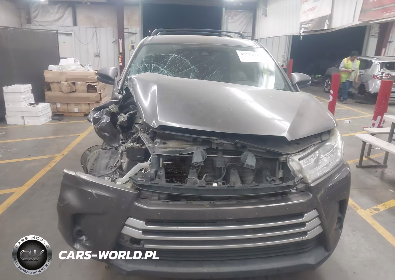 2019 Toyota Highlander Le VIN:5TDZZRFH4KS333834 - 13