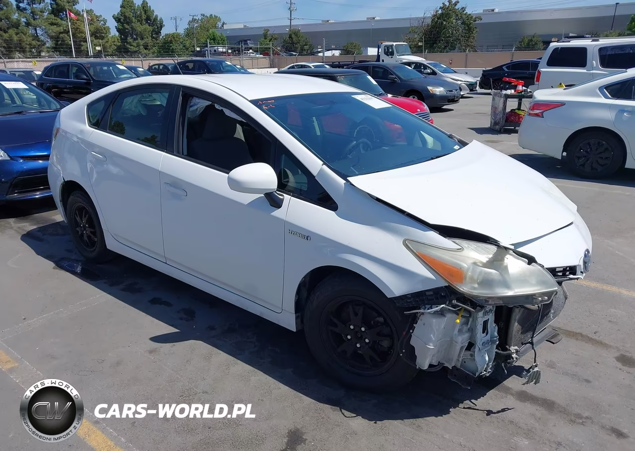 2013 Toyota Prius Two – zdjęcie 1 z 17