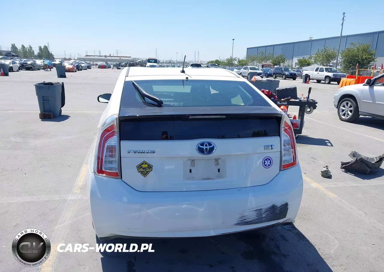 2013 Toyota Prius Two VIN:JTDKN3DU5D5638018 - 17
