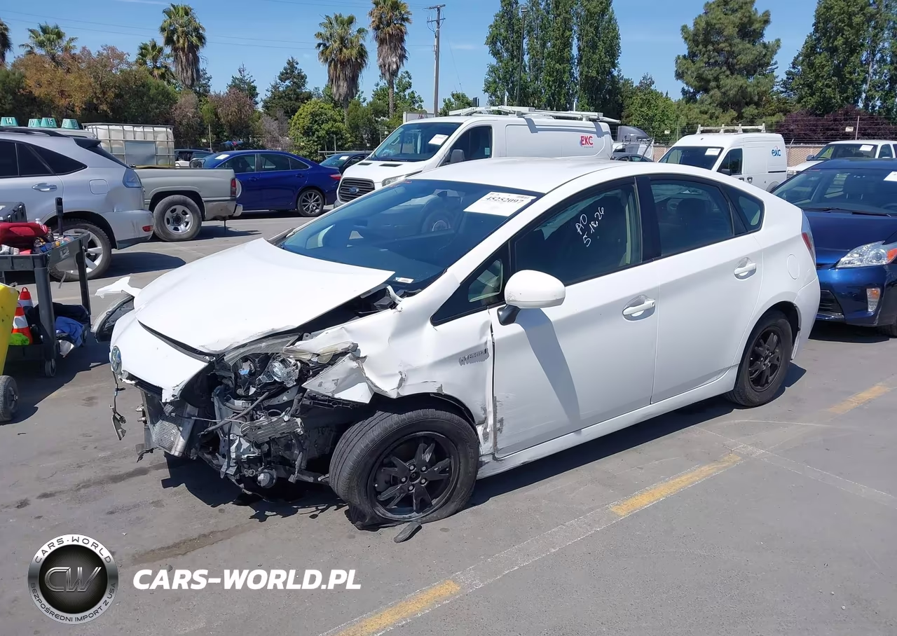 2013 Toyota Prius Two VIN:JTDKN3DU5D5638018 - 2