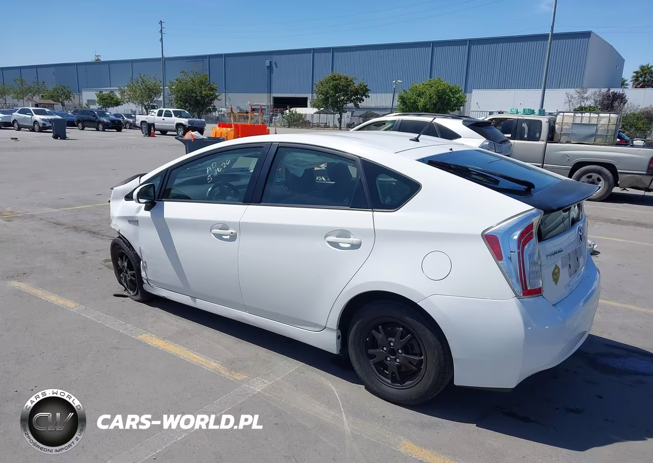 2013 Toyota Prius Two VIN:JTDKN3DU5D5638018 - 3