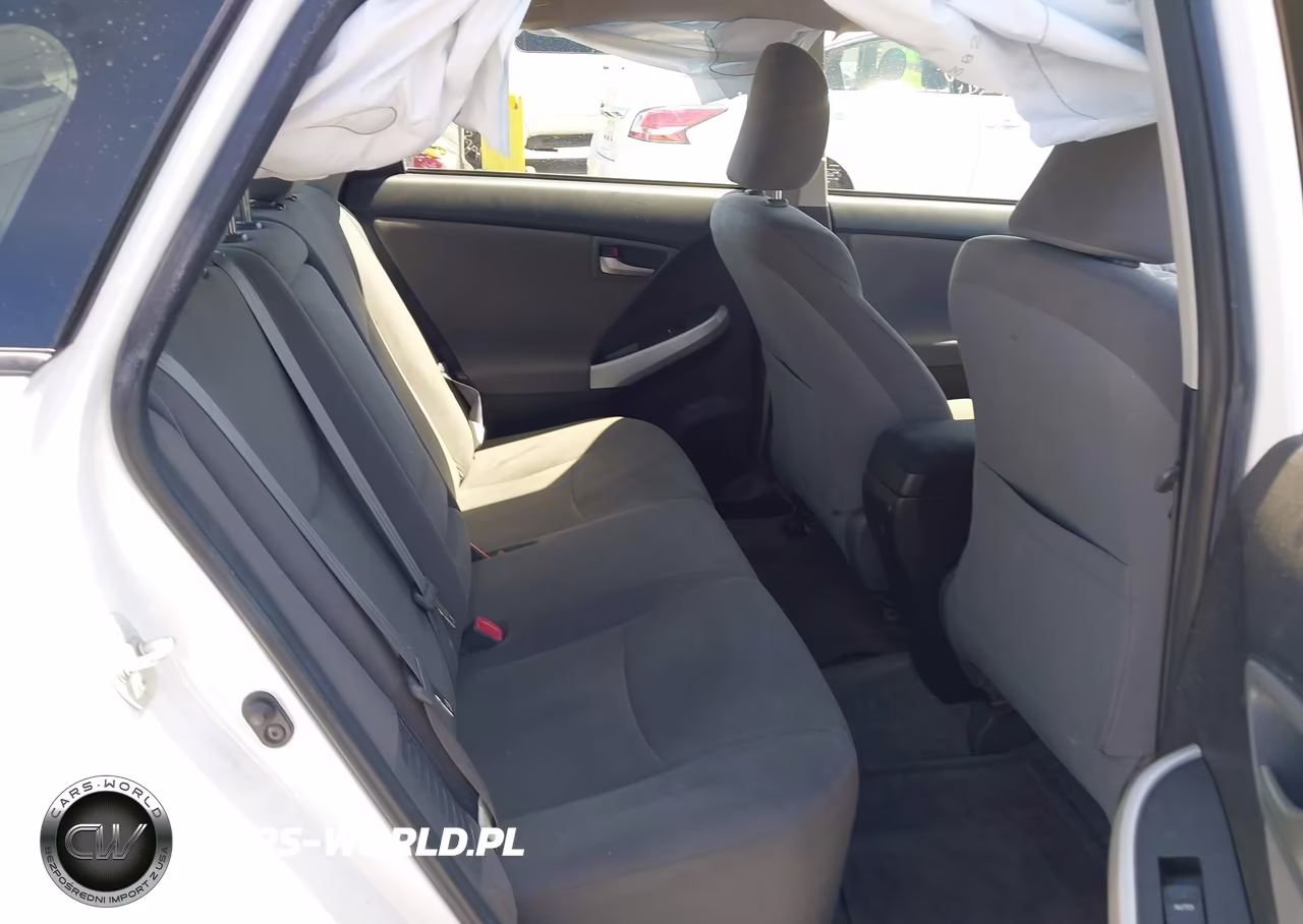 2013 Toyota Prius Two VIN:JTDKN3DU5D5638018 - 8