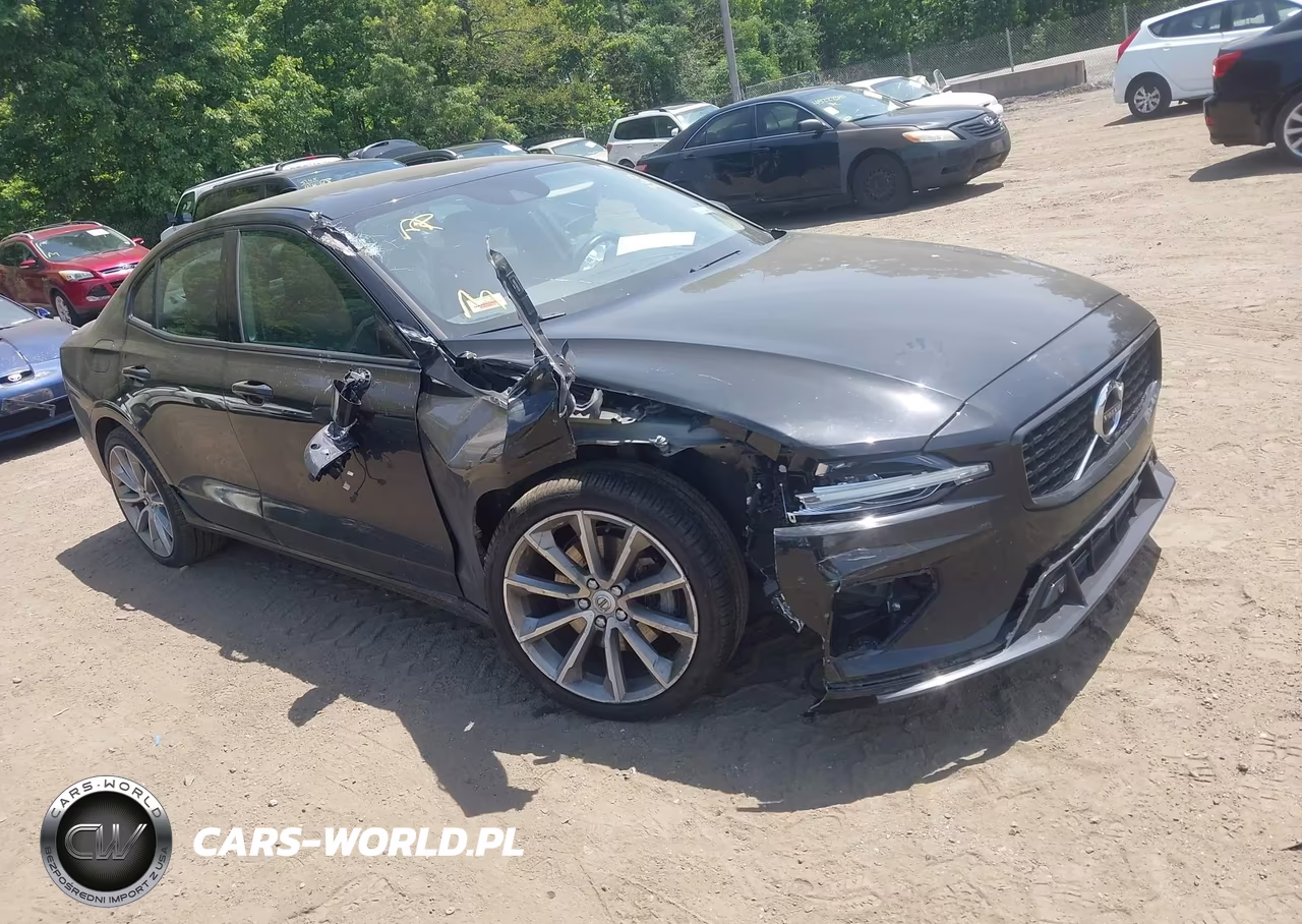 2021 Volvo S60 Momentum