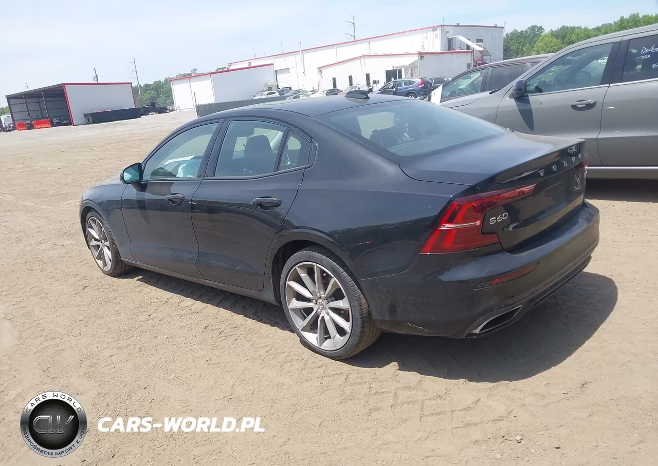 2021 Volvo S60 Momentum VIN:7JR102TZ7MG112139 - 3