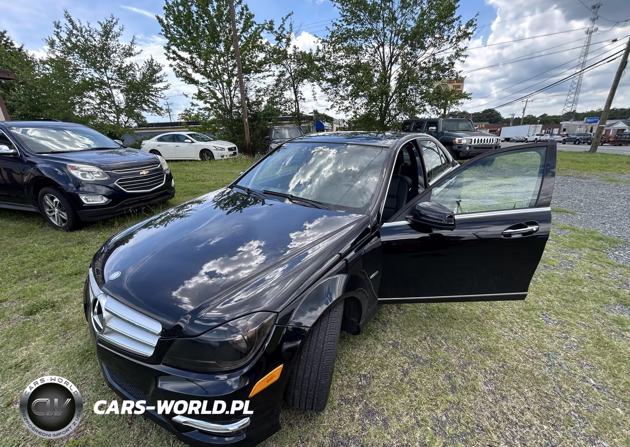 2013 Mercedes-Benz C 250 Sport VIN:WDDGF4HB7DR273292 - 2