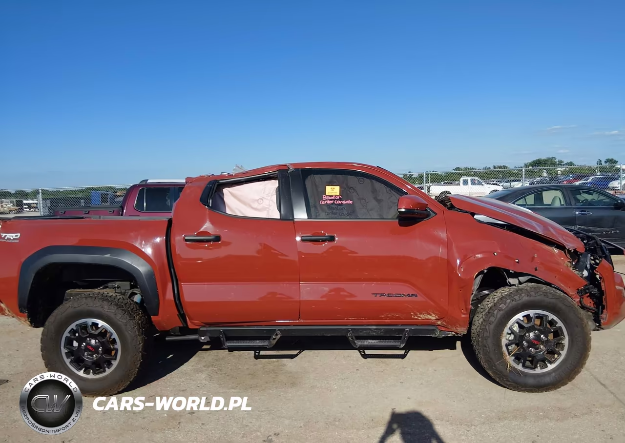 2025 Toyota Tacoma Trd Off Road VIN:3TMLB5JN6SM099602 - 10