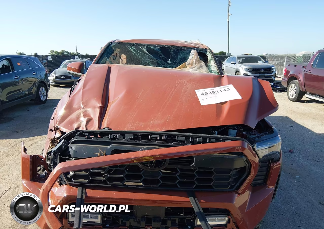 2025 Toyota Tacoma Trd Off Road VIN:3TMLB5JN6SM099602 - 9