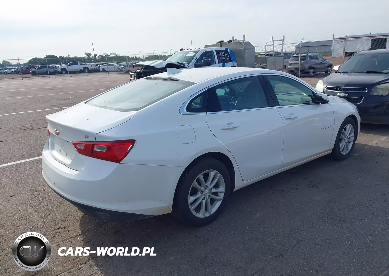 2018 Chevrolet Malibu Lt VIN:1G1ZD5ST3JF133603 - 4