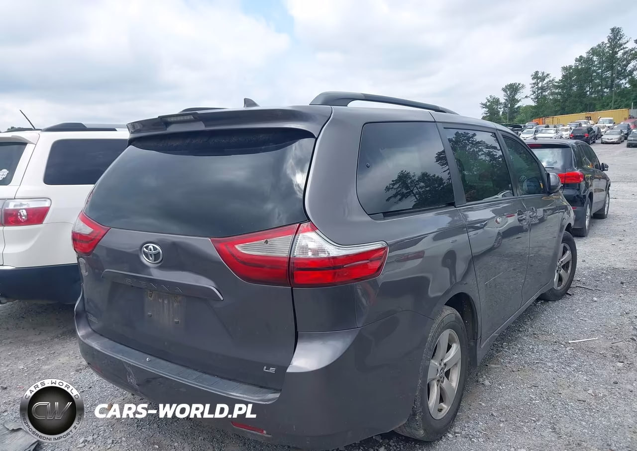 2019 Toyota Sienna Le 8 Passenger VIN:5TDKZ3DC2KS016740 - 4
