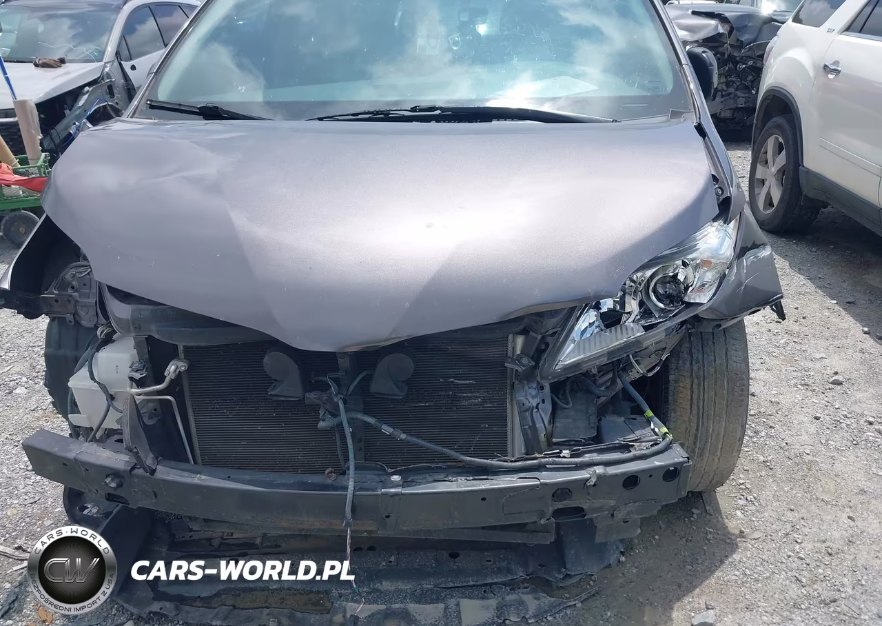 2019 Toyota Sienna Le 8 Passenger VIN:5TDKZ3DC2KS016740 - 6