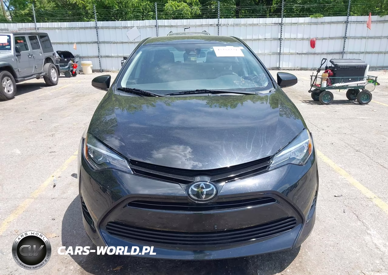 2018 Toyota Corolla Le VIN:2T1BURHEXJC071246 - 12