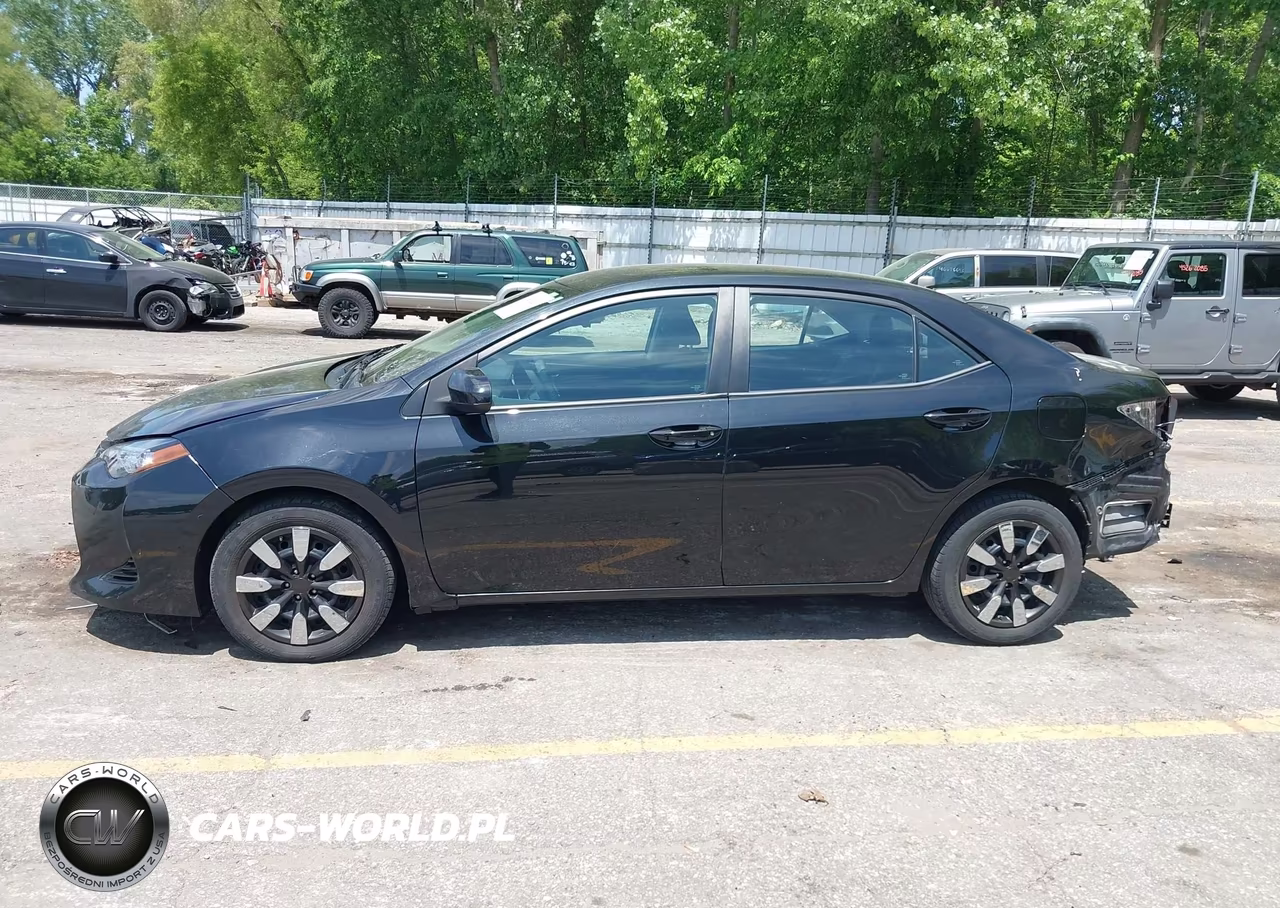 2018 Toyota Corolla Le VIN:2T1BURHEXJC071246 - 14