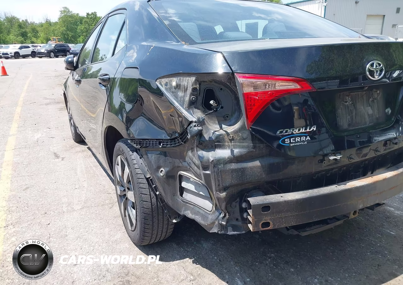 2018 Toyota Corolla Le VIN:2T1BURHEXJC071246 - 17
