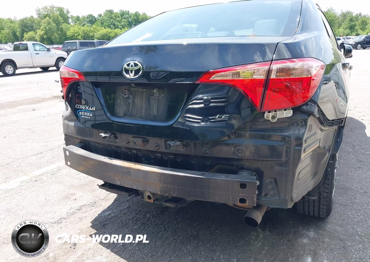 2018 Toyota Corolla Le VIN:2T1BURHEXJC071246 - 18
