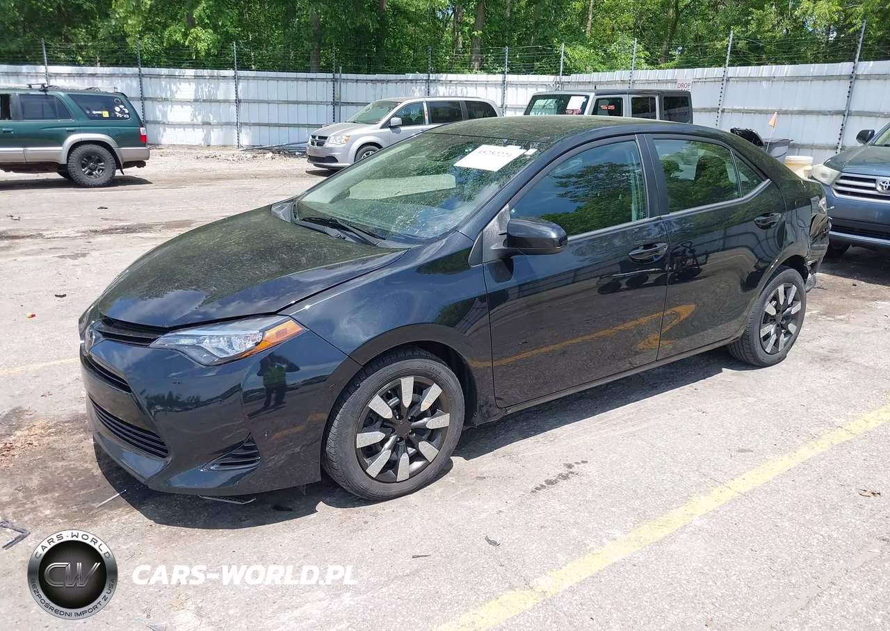 2018 Toyota Corolla Le VIN:2T1BURHEXJC071246 - 2