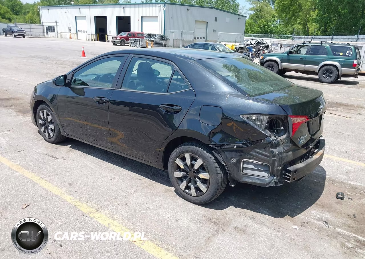 2018 Toyota Corolla Le VIN:2T1BURHEXJC071246 - 3