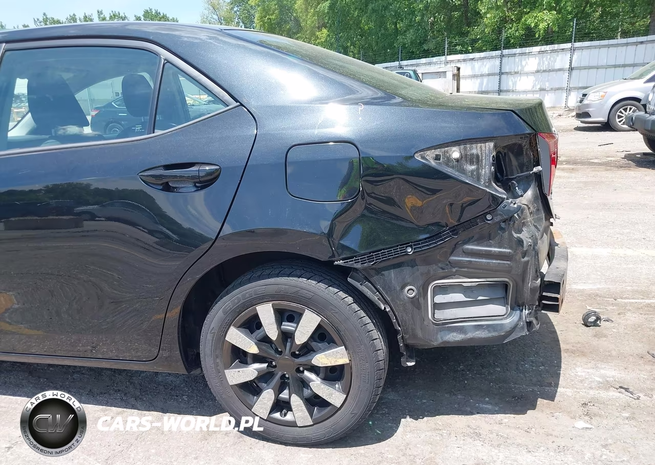 2018 Toyota Corolla Le VIN:2T1BURHEXJC071246 - 6