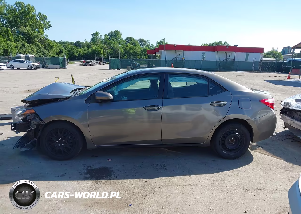 2018 Toyota Corolla Le VIN:2T1BURHE4JC000592 - 15