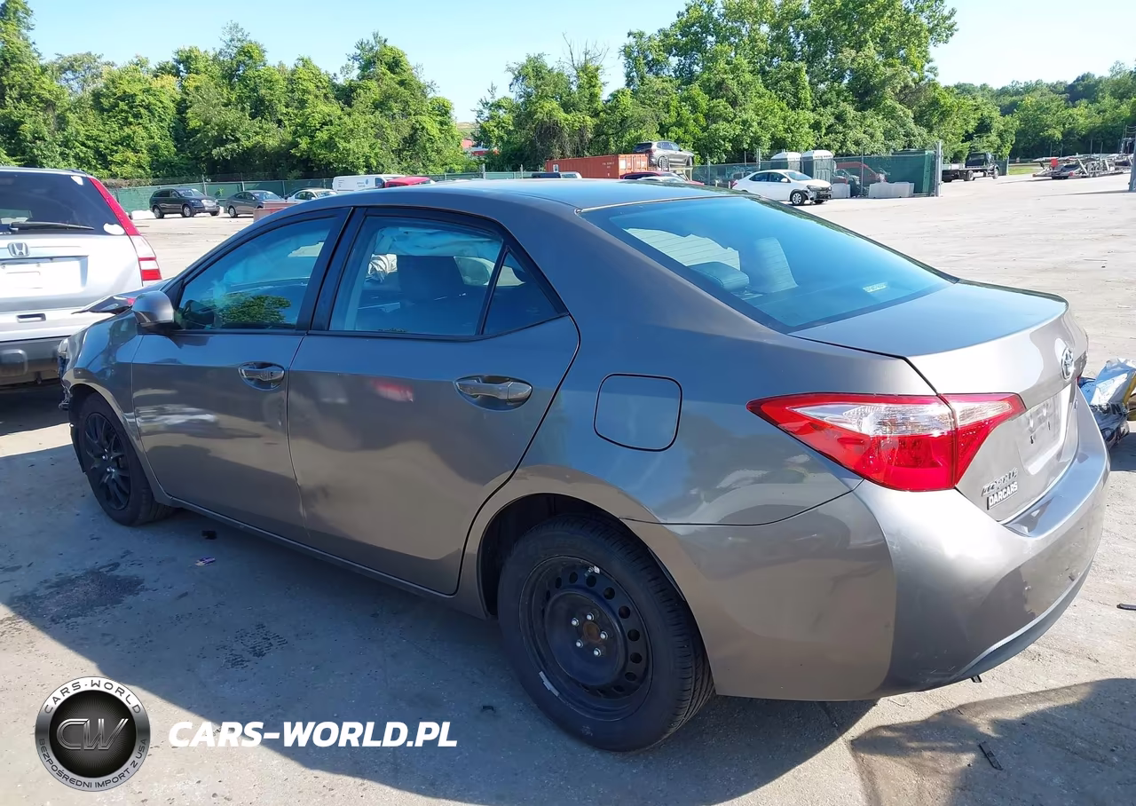2018 Toyota Corolla Le VIN:2T1BURHE4JC000592 - 3