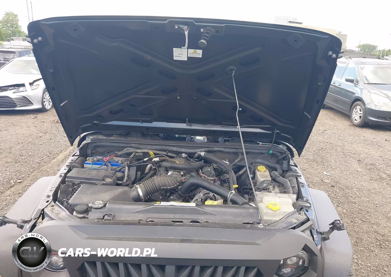2010 Jeep Wrangler Unlimited Sport VIN:1J4BA3H19AL211082 - 10