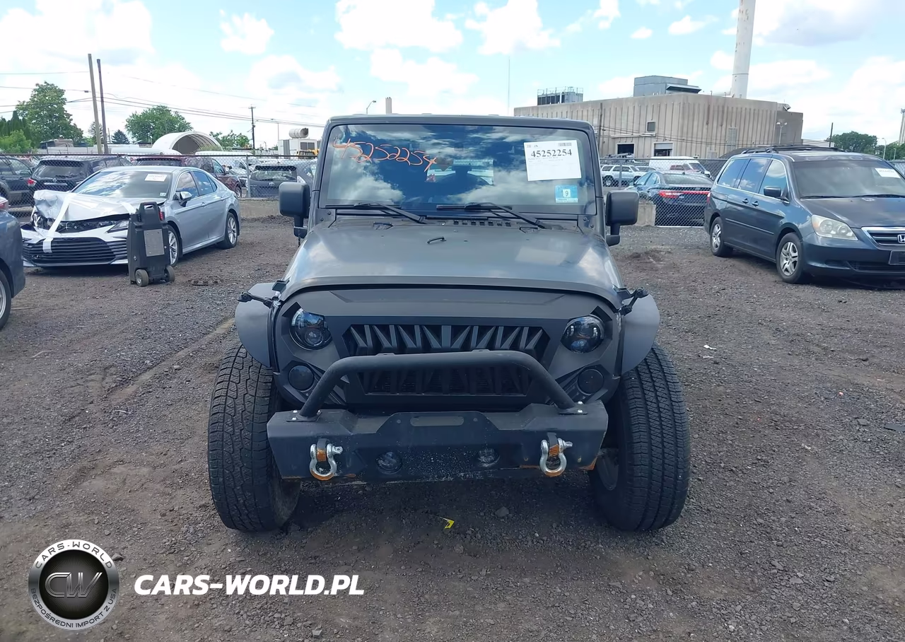 2010 Jeep Wrangler Unlimited Sport VIN:1J4BA3H19AL211082 - 12