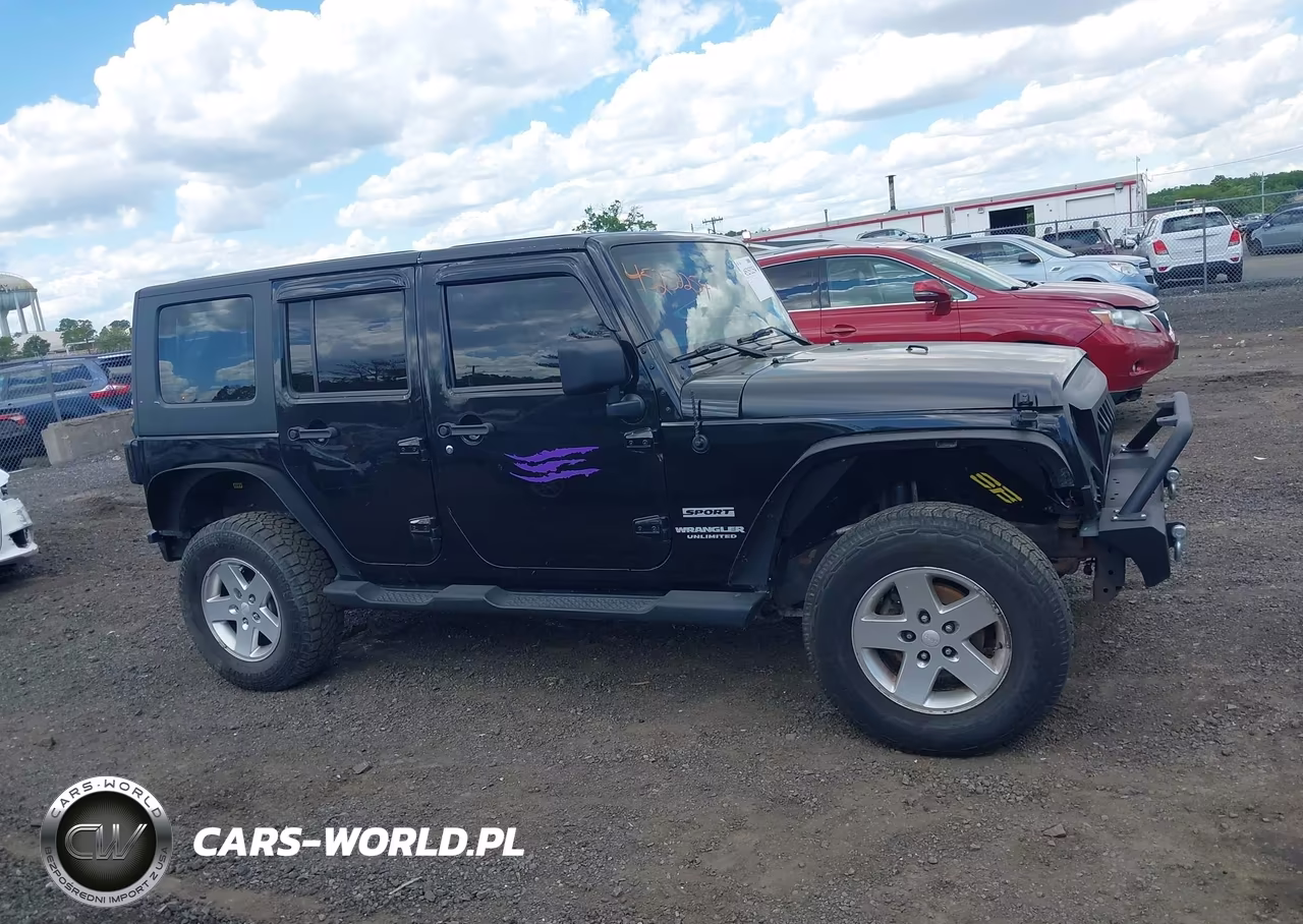 2010 Jeep Wrangler Unlimited Sport VIN:1J4BA3H19AL211082 - 13