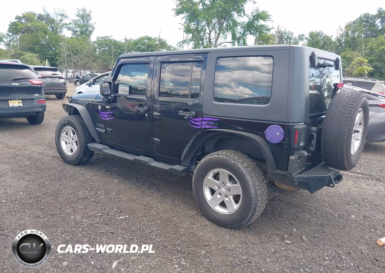 2010 Jeep Wrangler Unlimited Sport VIN:1J4BA3H19AL211082 - 3