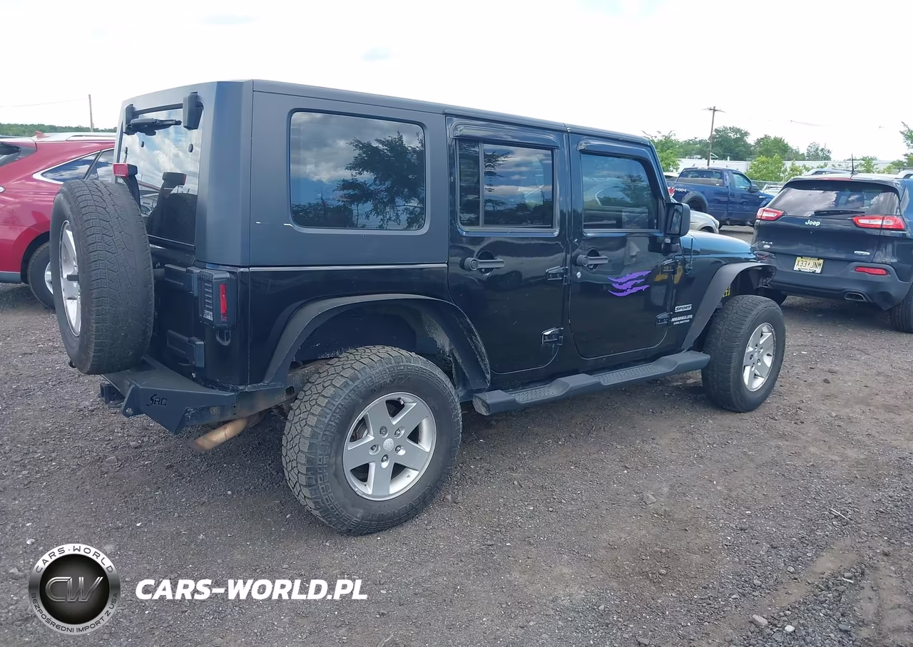 2010 Jeep Wrangler Unlimited Sport VIN:1J4BA3H19AL211082 - 4