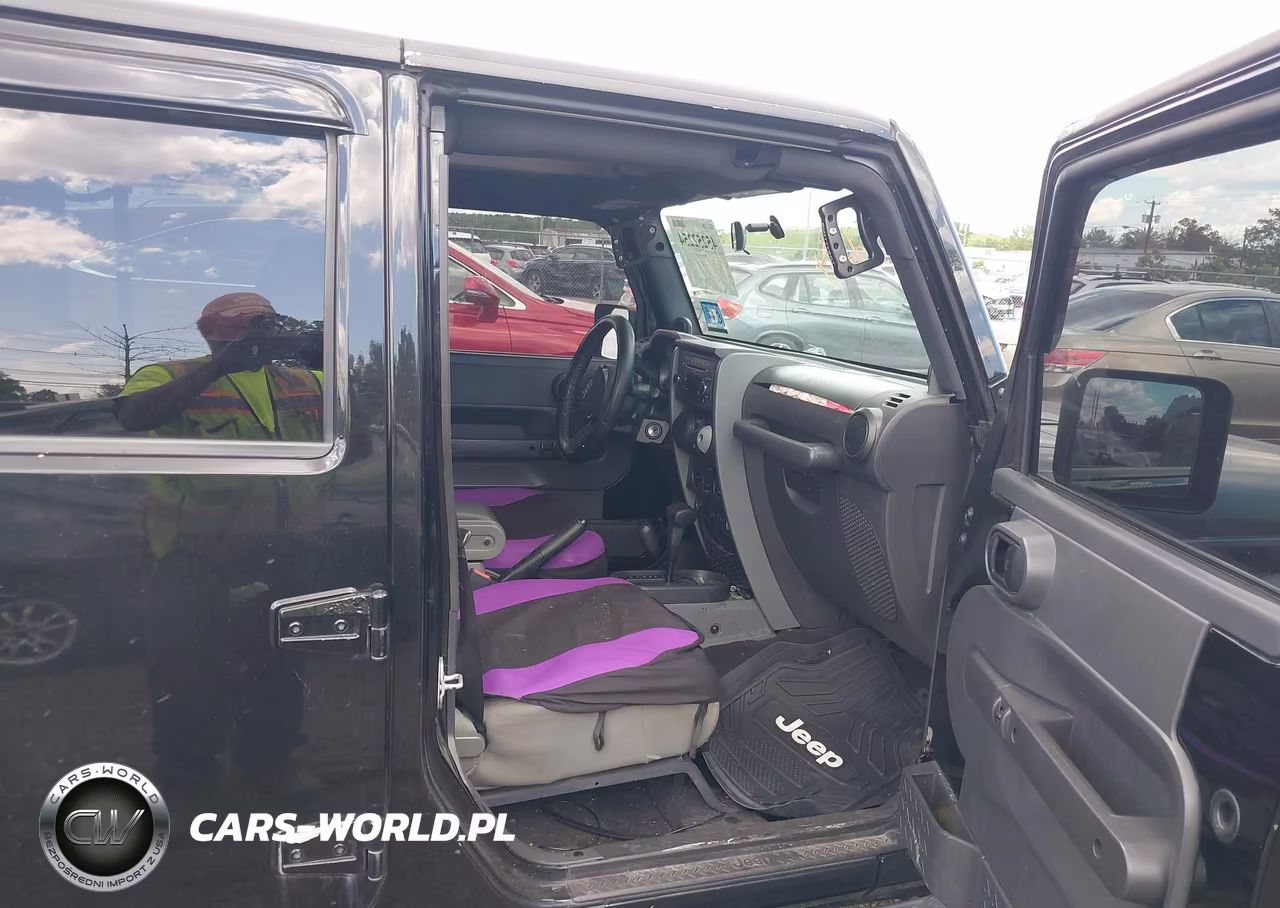 2010 Jeep Wrangler Unlimited Sport VIN:1J4BA3H19AL211082 - 5