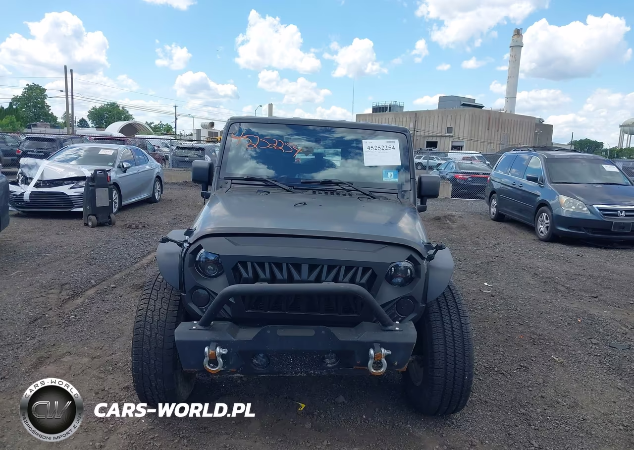 2010 Jeep Wrangler Unlimited Sport VIN:1J4BA3H19AL211082 - 6