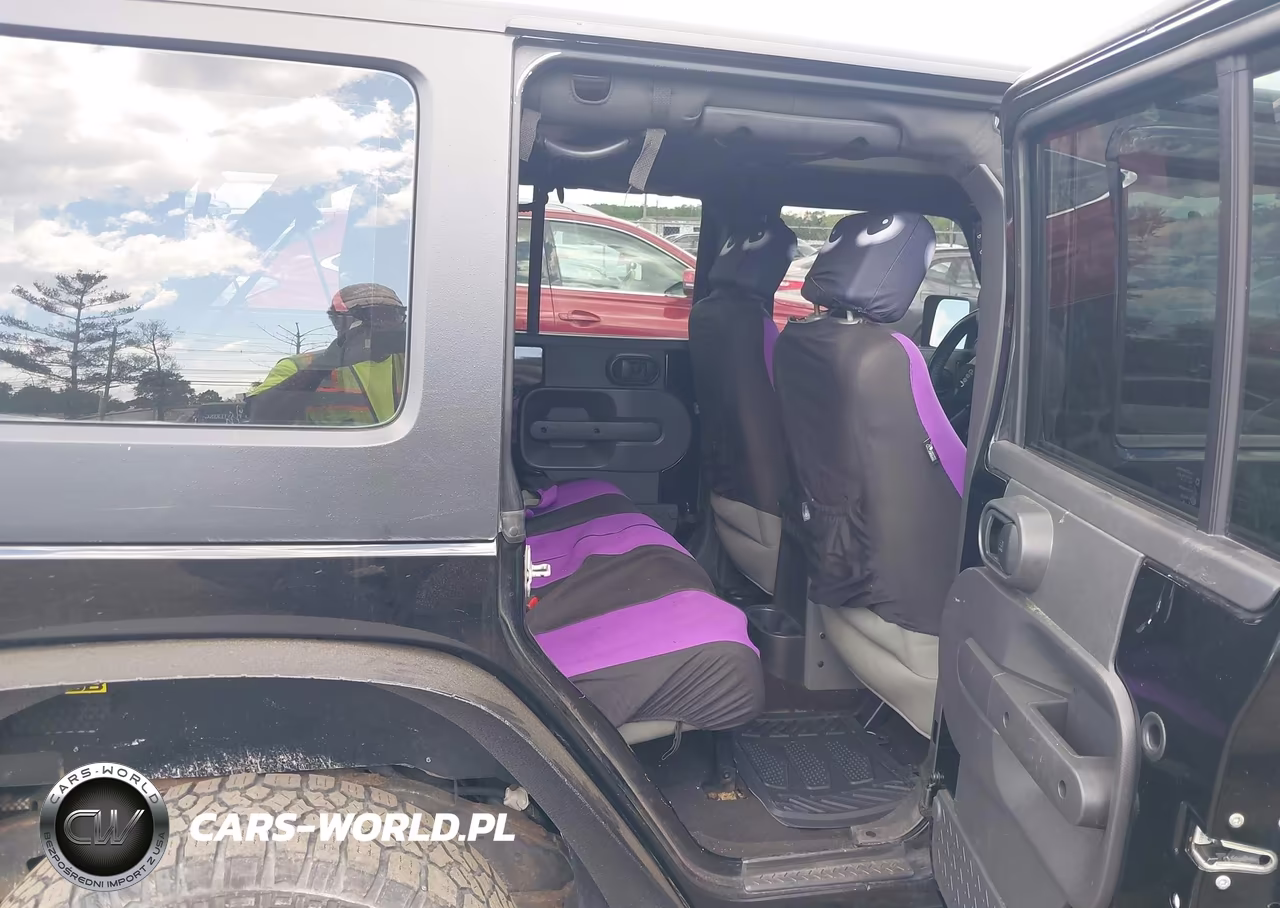 2010 Jeep Wrangler Unlimited Sport VIN:1J4BA3H19AL211082 - 8