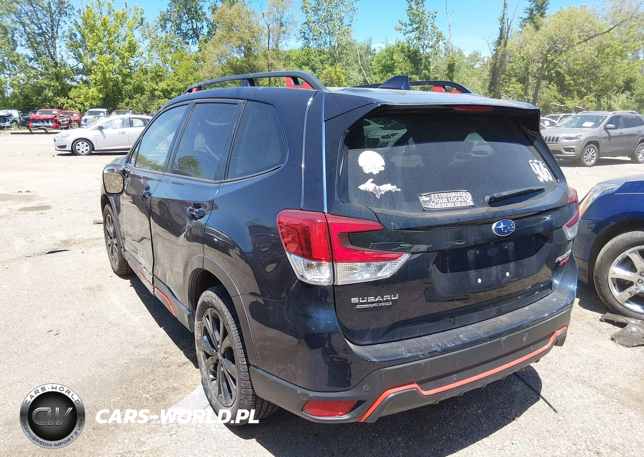 2022 Subaru Forester Sport VIN:JF2SKAJC8NH462169 - 3